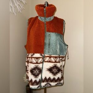 Love Tree faux shearling vest S